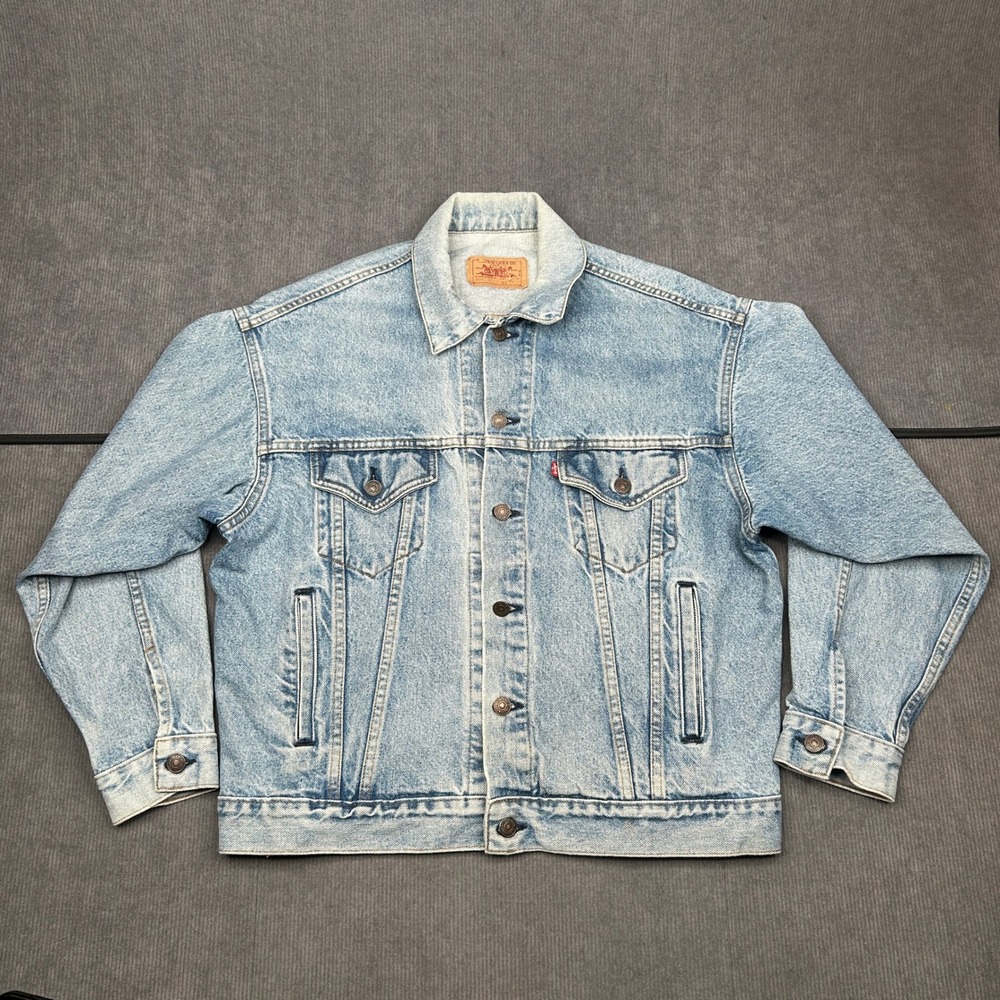 Vintage Levis 70507 0218 Denim Trucker Jacket Light Wash Cotton Made in USA Sz L
